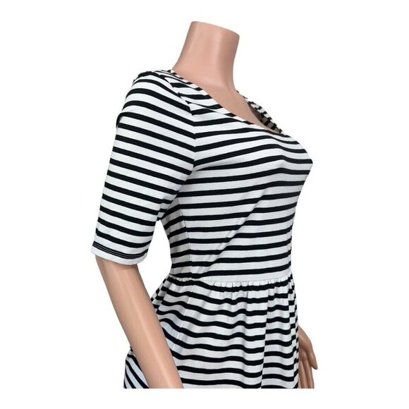 Old Navy Dress Women Size Medium Black Striped Fit & Flare Knee Length Stretchy - Picture 14 of 15